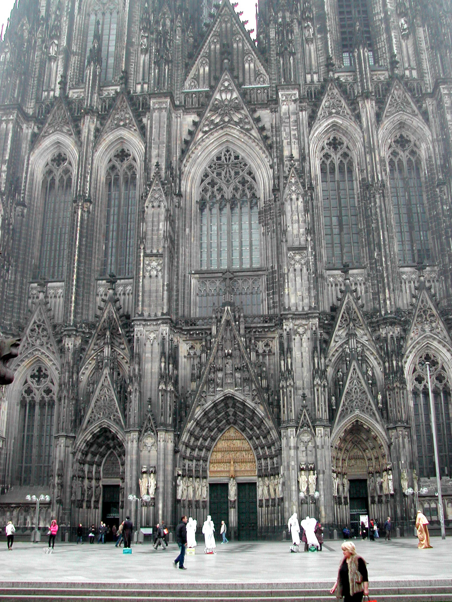 https://mdw-travel-data-us-east-1.s3.amazonaws.com/img/country/Germany/Cologne-Cathedral/img_03.jpg