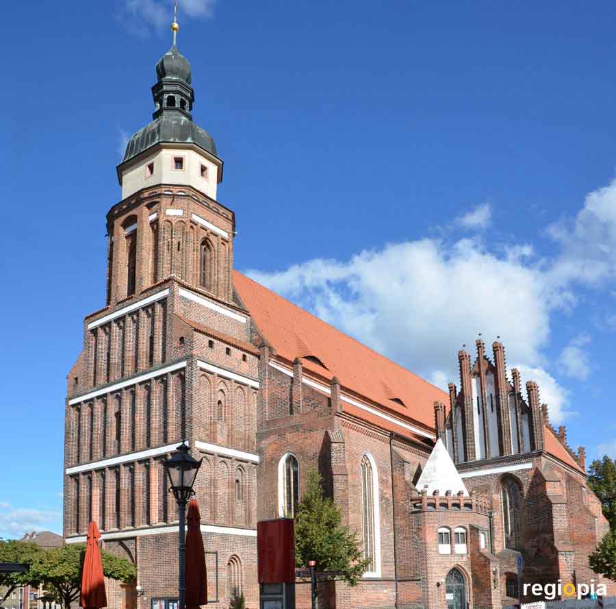 https://mdw-travel-data-us-east-1.s3.amazonaws.com/img/country/Germany/Cottbus-State-Theatre/img_03.jpg