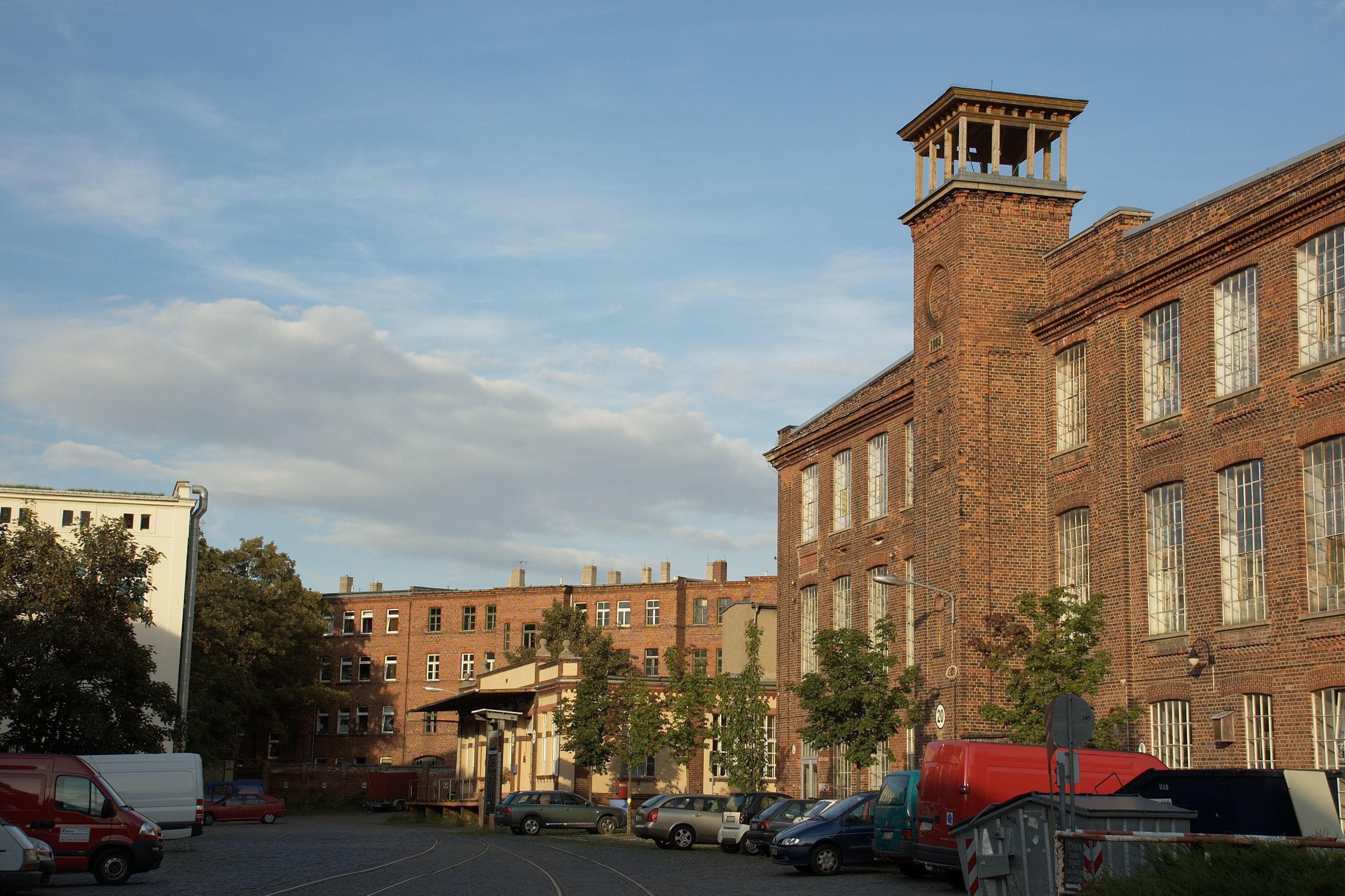 https://mdw-travel-data-us-east-1.s3.amazonaws.com/img/country/Germany/Cotton-Mill-Leipzig/img_00.jpg