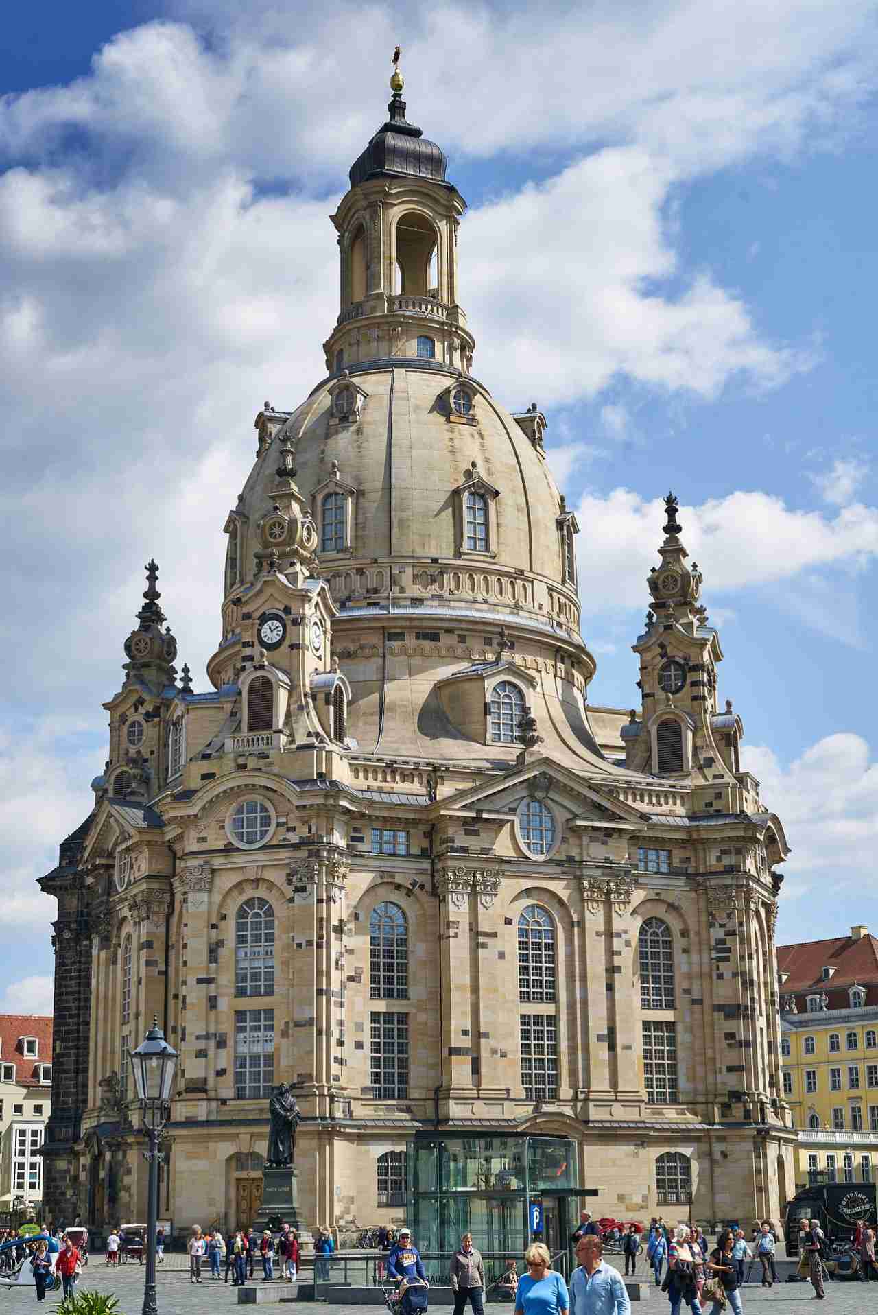 https://mdw-travel-data-us-east-1.s3.amazonaws.com/img/country/Germany/Dresden-Frauenkirche/img_01.jpg