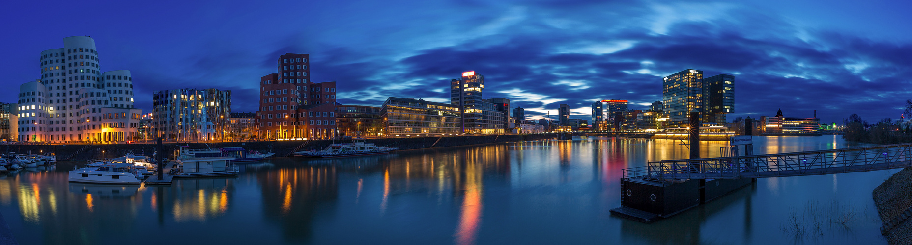 https://mdw-travel-data-us-east-1.s3.amazonaws.com/img/country/Germany/Dusseldorfer-Medienhafen/img_02.jpg