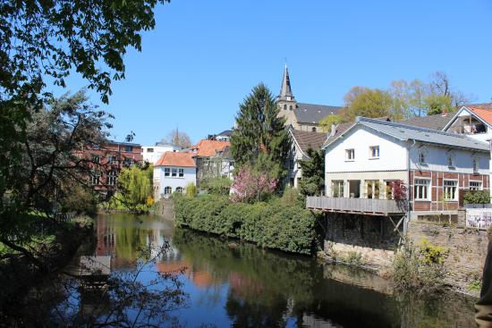 https://mdw-travel-data-us-east-1.s3.amazonaws.com/img/country/Germany/Essen-Ruttenscheid/img_03.jpg