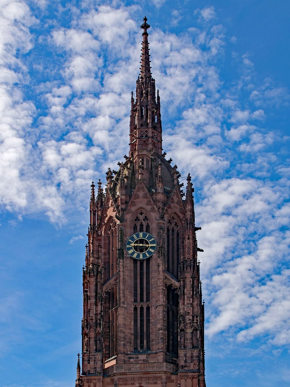 https://mdw-travel-data-us-east-1.s3.amazonaws.com/img/country/Germany/Frankfurt-Cathedral/img_03.jpg