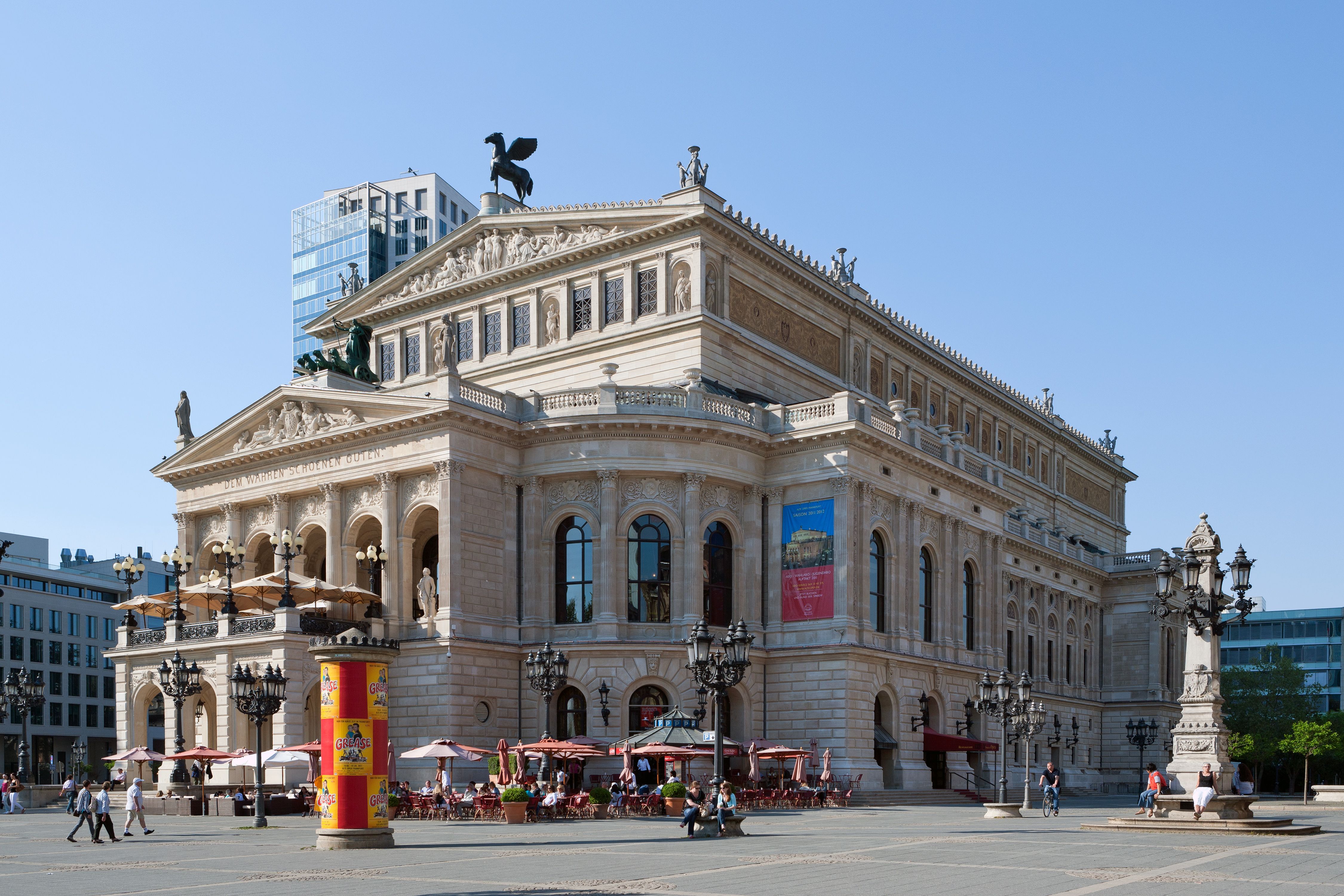 https://mdw-travel-data-us-east-1.s3.amazonaws.com/img/country/Germany/Frankfurt-Opera-House/img_02.jpg