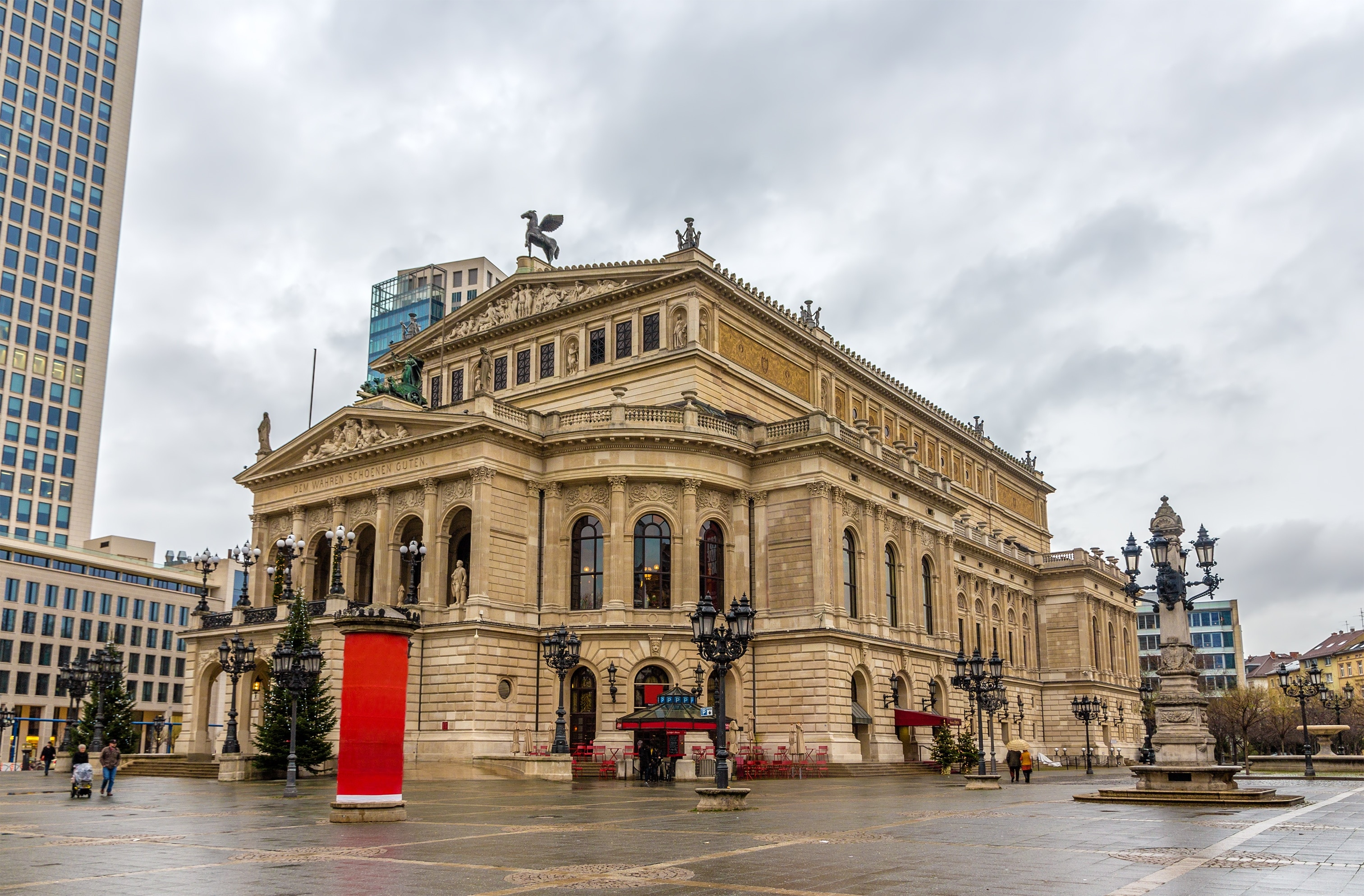 https://mdw-travel-data-us-east-1.s3.amazonaws.com/img/country/Germany/Frankfurt-Opera-House/img_03.jpg