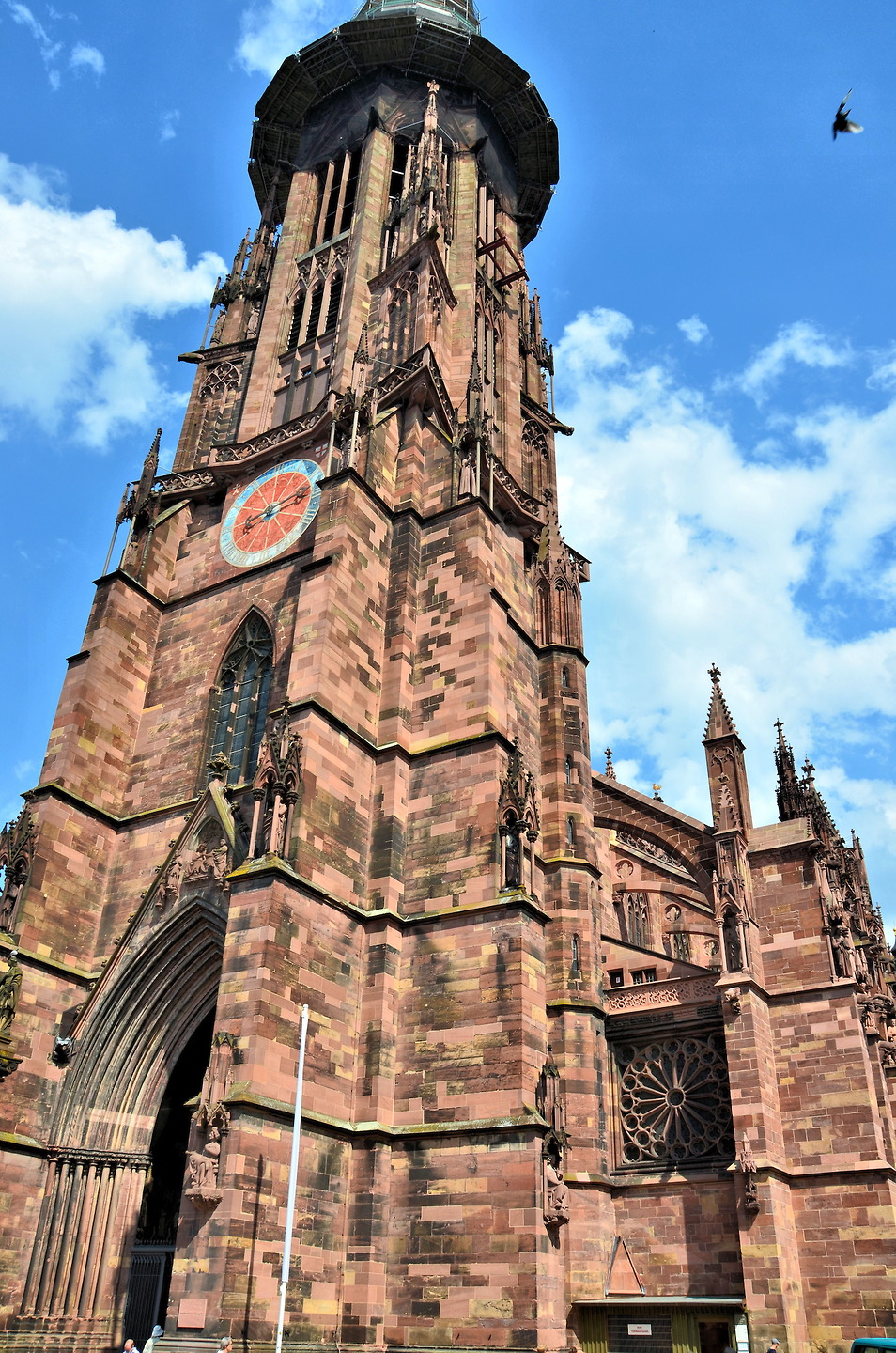 https://mdw-travel-data-us-east-1.s3.amazonaws.com/img/country/Germany/Freiburg-Minster/img_02.jpg