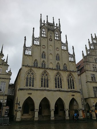 https://mdw-travel-data-us-east-1.s3.amazonaws.com/img/country/Germany/Friedenssaal/img_01.jpg