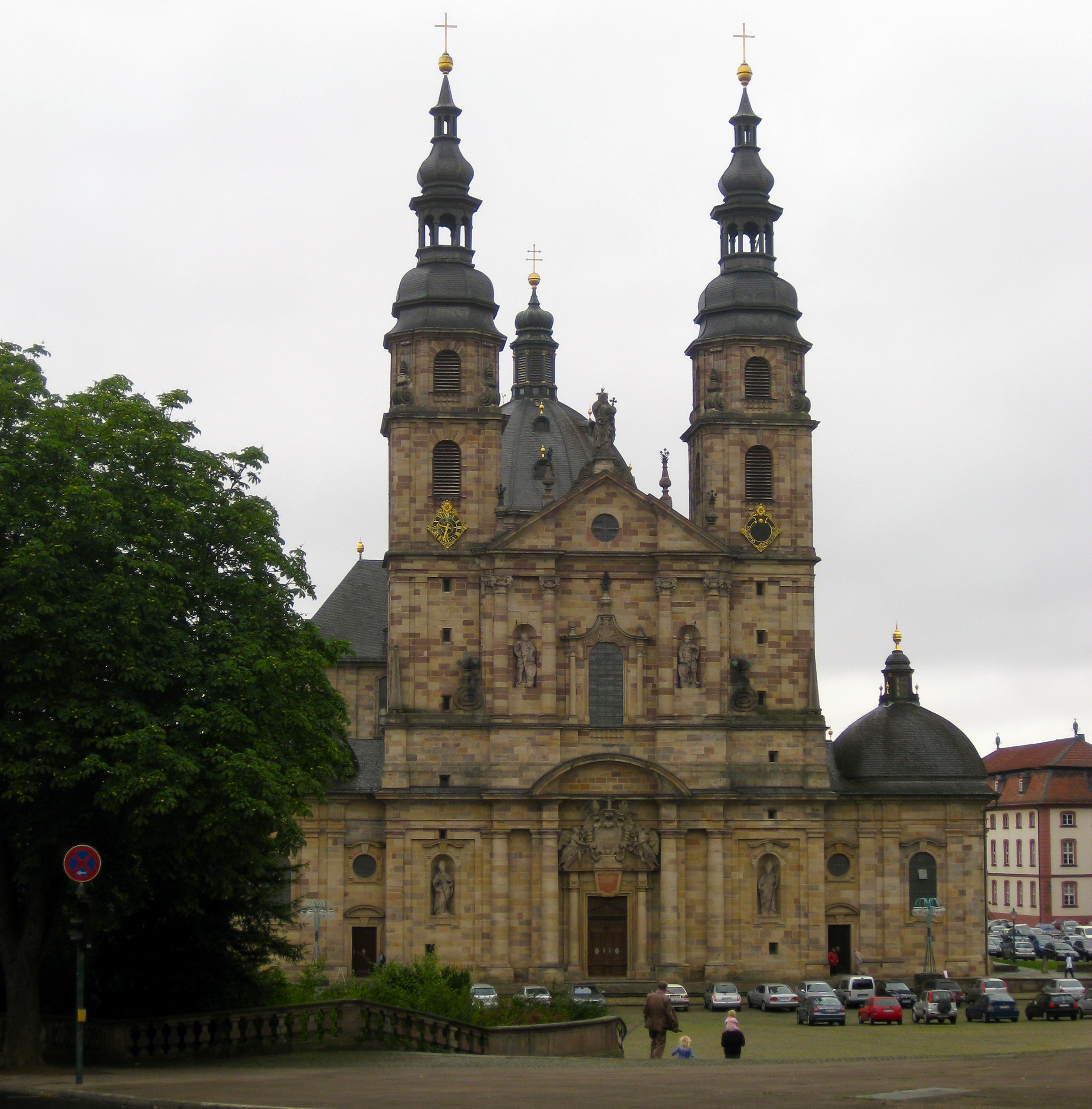 https://mdw-travel-data-us-east-1.s3.amazonaws.com/img/country/Germany/Fulda-Cathedral/img_01.jpg