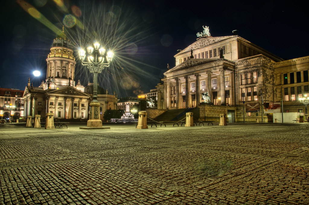 https://mdw-travel-data-us-east-1.s3.amazonaws.com/img/country/Germany/Gendarmenmarkt/img_02.jpg