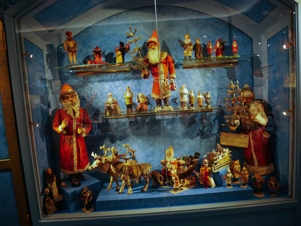 https://mdw-travel-data-us-east-1.s3.amazonaws.com/img/country/Germany/German-Christmas-Museum/img_02.jpg