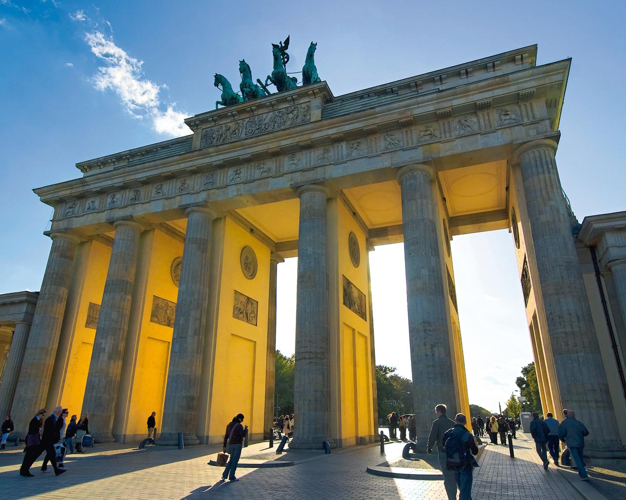 https://mdw-travel-data-us-east-1.s3.amazonaws.com/img/country/Germany/German-Football-Museum/img_02.jpg