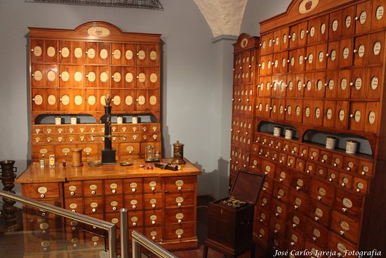 https://mdw-travel-data-us-east-1.s3.amazonaws.com/img/country/Germany/German-Pharmacy-Museum/img_02.jpg