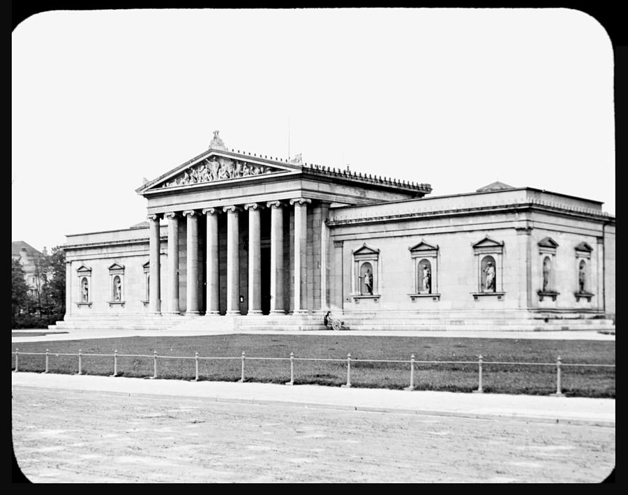 https://mdw-travel-data-us-east-1.s3.amazonaws.com/img/country/Germany/Glyptothek/img_03.jpg