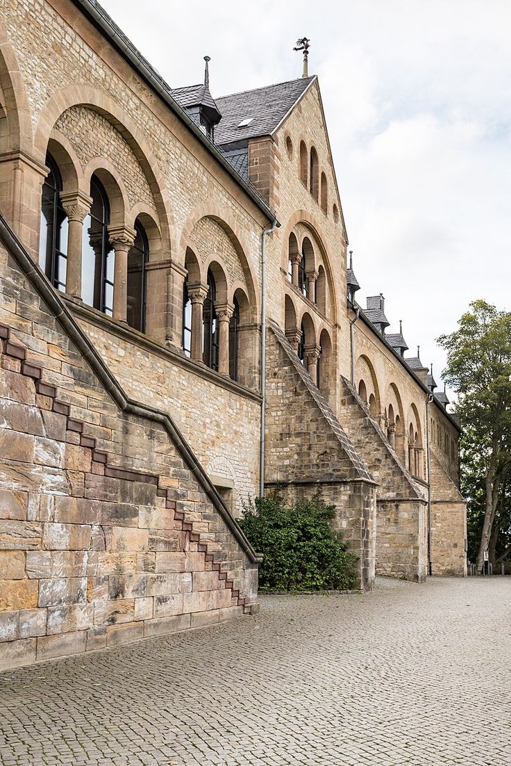 https://mdw-travel-data-us-east-1.s3.amazonaws.com/img/country/Germany/Goslar-Imperial-Palace/img_01.jpg