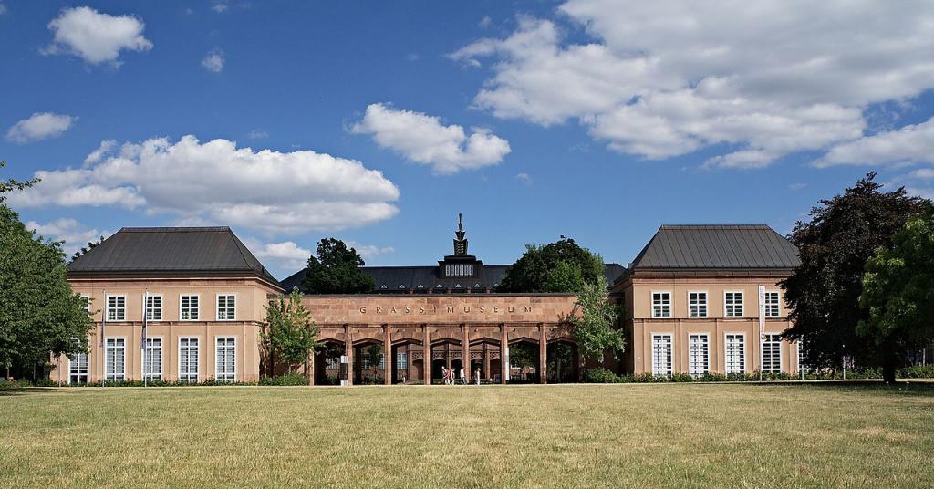https://mdw-travel-data-us-east-1.s3.amazonaws.com/img/country/Germany/Grassi-Museum/img_02.jpg