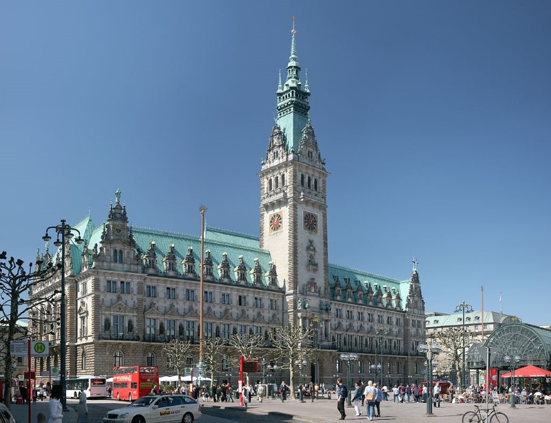https://mdw-travel-data-us-east-1.s3.amazonaws.com/img/country/Germany/Hamburg-Rathaus/img_02.jpg