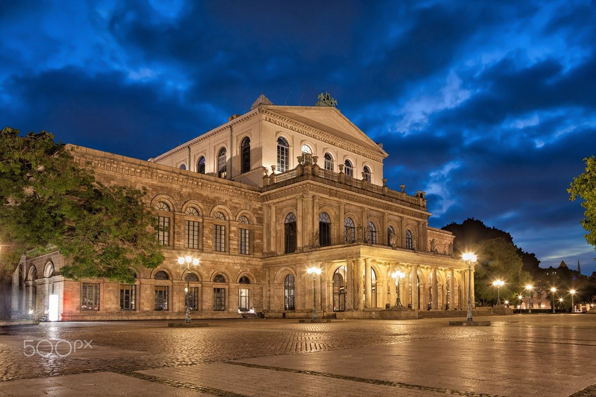https://mdw-travel-data-us-east-1.s3.amazonaws.com/img/country/Germany/Hannover-Opera/img_00.jpg