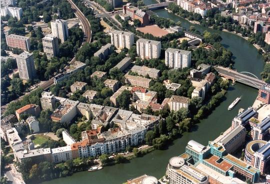 https://mdw-travel-data-us-east-1.s3.amazonaws.com/img/country/Germany/Hansaviertel/img_01.jpg