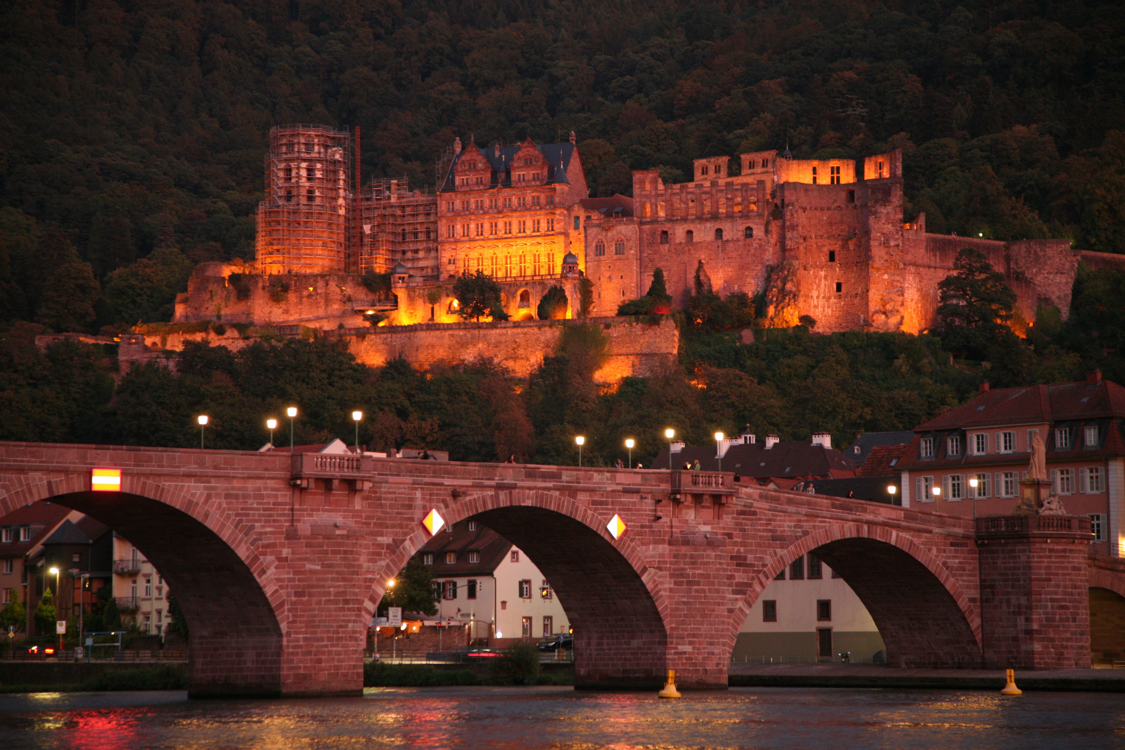 https://mdw-travel-data-us-east-1.s3.amazonaws.com/img/country/Germany/Heidelberg-Castle/img_03.jpg