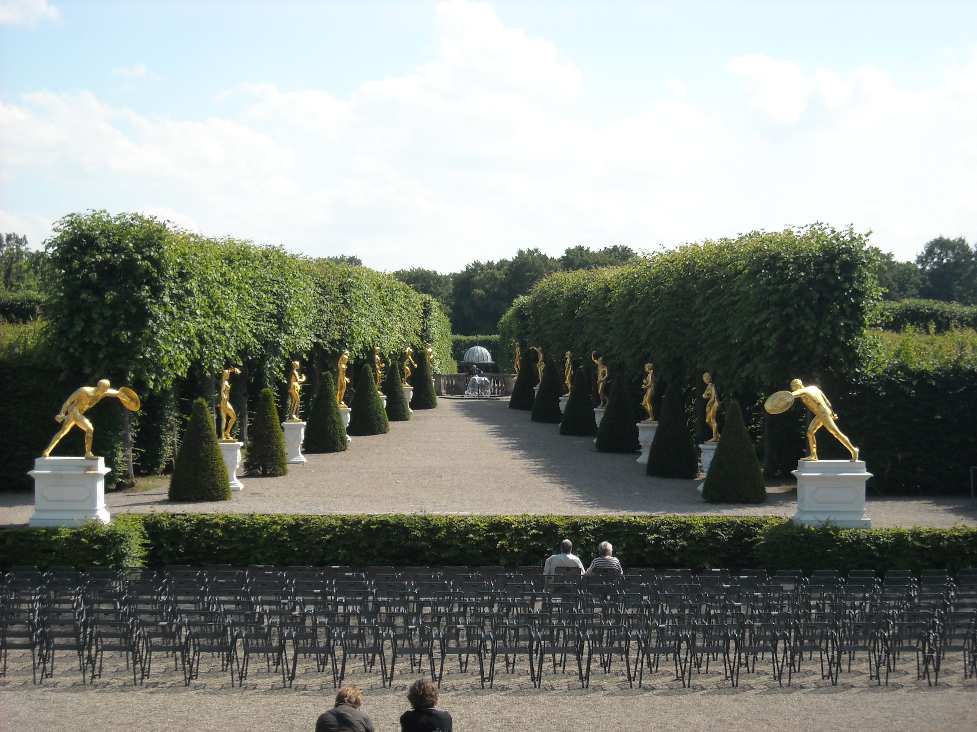 https://mdw-travel-data-us-east-1.s3.amazonaws.com/img/country/Germany/Herrenhausen-Gardens/img_02.jpg