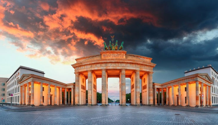 https://mdw-travel-data-us-east-1.s3.amazonaws.com/img/country/Germany/Herrenhauser-Garten/img_01.jpg