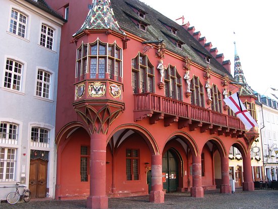 https://mdw-travel-data-us-east-1.s3.amazonaws.com/img/country/Germany/Historisches-Kaufhaus/img_02.jpg