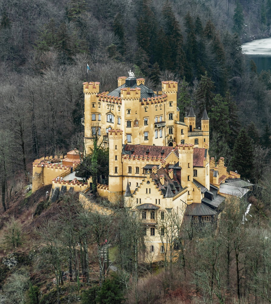 https://mdw-travel-data-us-east-1.s3.amazonaws.com/img/country/Germany/Hohenschwangau-Castle/img_00.jpg