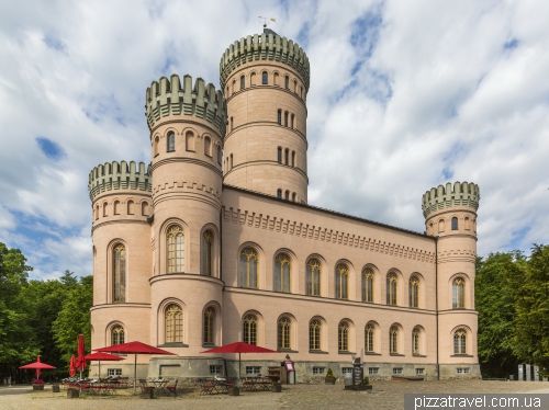 https://mdw-travel-data-us-east-1.s3.amazonaws.com/img/country/Germany/Jagdschloss-Granitz/img_01.jpg