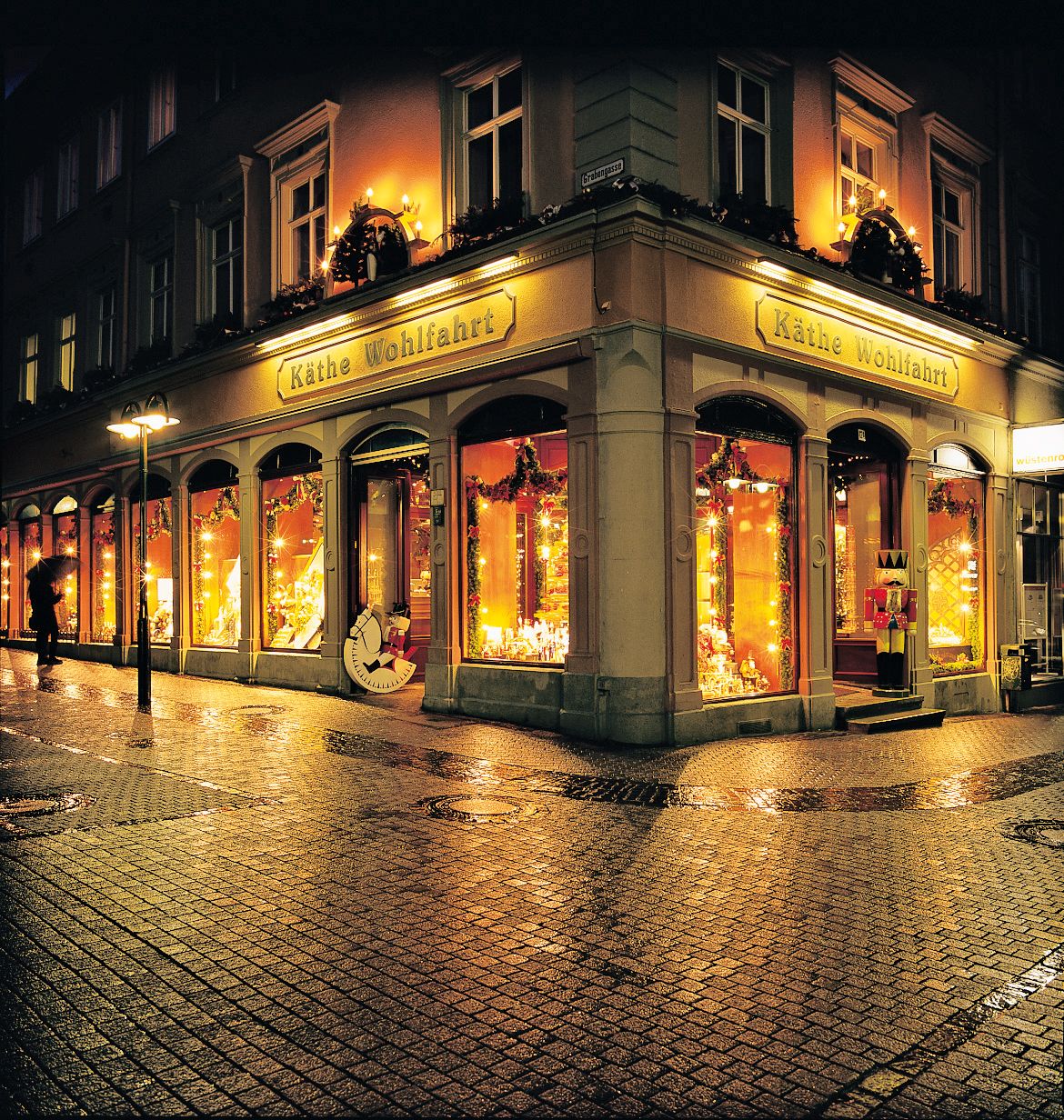 https://mdw-travel-data-us-east-1.s3.amazonaws.com/img/country/Germany/Kathe-Wohlfahrt-Christmas-Museum/img_01.jpg