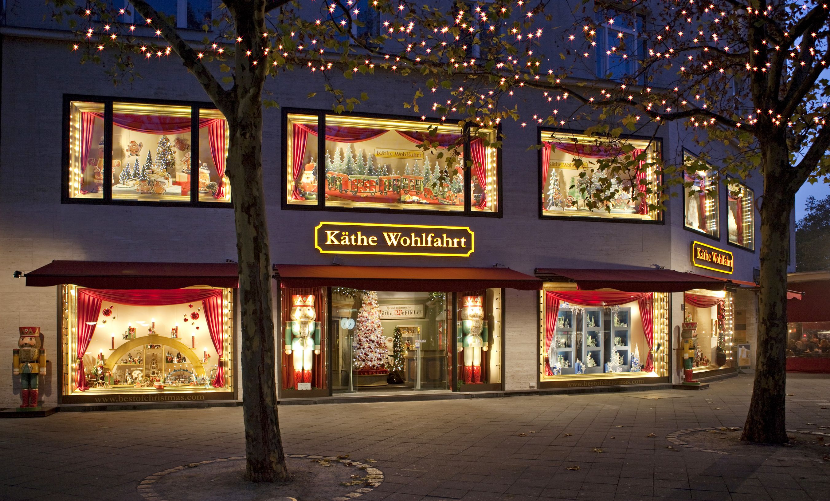 https://mdw-travel-data-us-east-1.s3.amazonaws.com/img/country/Germany/Kathe-Wohlfahrt-Christmas-Museum/img_03.jpg