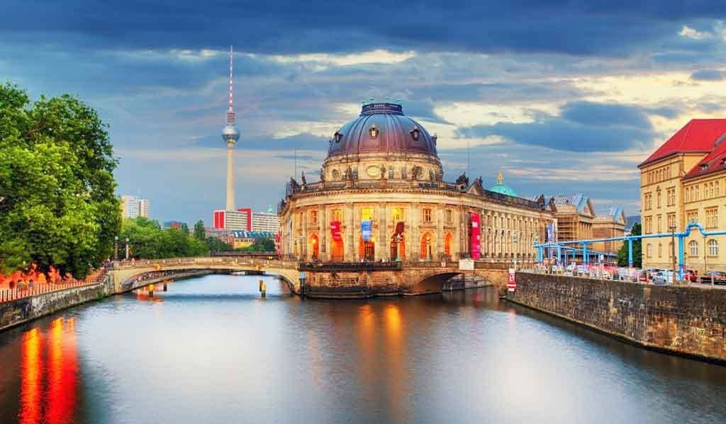 https://mdw-travel-data-us-east-1.s3.amazonaws.com/img/country/Germany/Kropcke/img_02.jpg