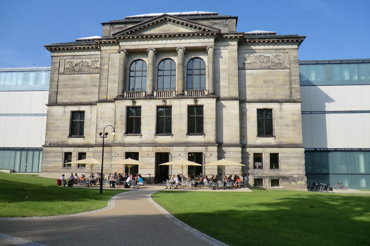 https://mdw-travel-data-us-east-1.s3.amazonaws.com/img/country/Germany/Kunsthalle-Bremen/img_03.jpg