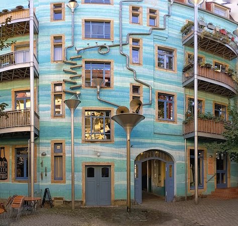 https://mdw-travel-data-us-east-1.s3.amazonaws.com/img/country/Germany/Kunsthofpassage/img_01.jpg
