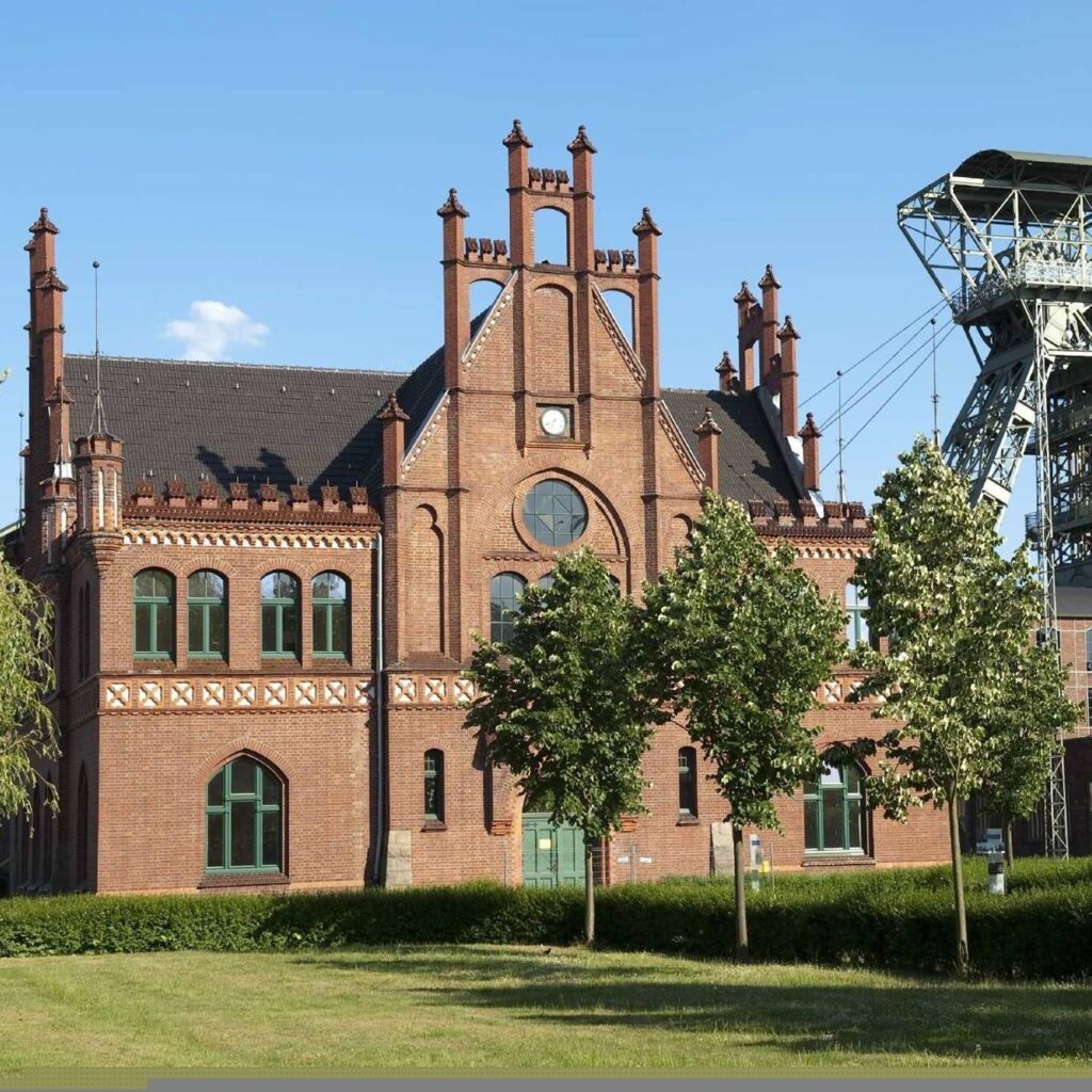 https://mdw-travel-data-us-east-1.s3.amazonaws.com/img/country/Germany/LWL-Industriemuseum-Zeche-Zollern/img_00.jpg