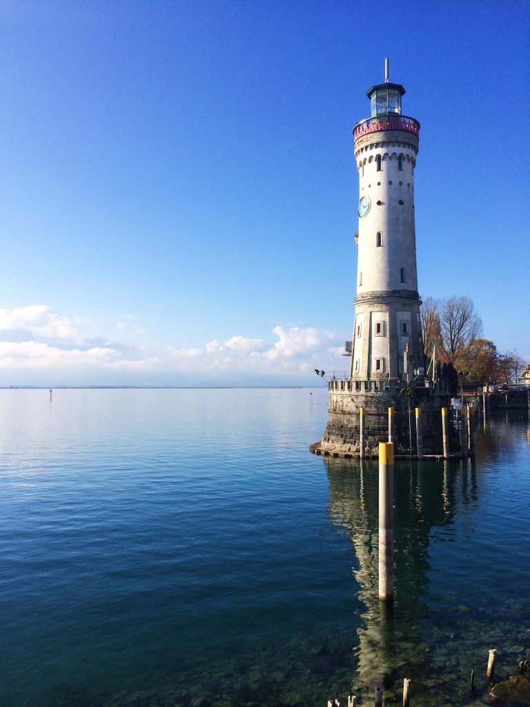 https://mdw-travel-data-us-east-1.s3.amazonaws.com/img/country/Germany/Lake-Constance/img_01.jpg