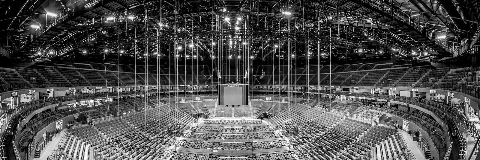 https://mdw-travel-data-us-east-1.s3.amazonaws.com/img/country/Germany/Lanxess-Arena/img_02.jpg