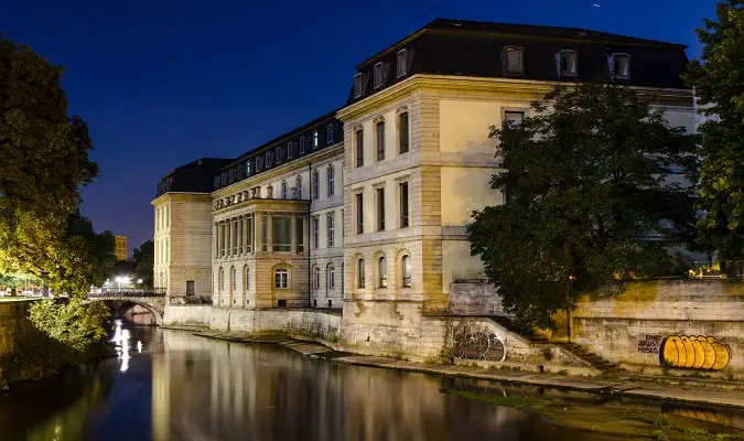 https://mdw-travel-data-us-east-1.s3.amazonaws.com/img/country/Germany/Leineschloss/img_02.jpg