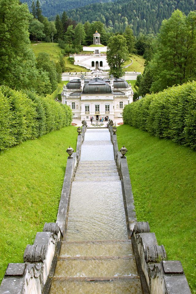 https://mdw-travel-data-us-east-1.s3.amazonaws.com/img/country/Germany/Linderhof-Palace/img_02.jpg
