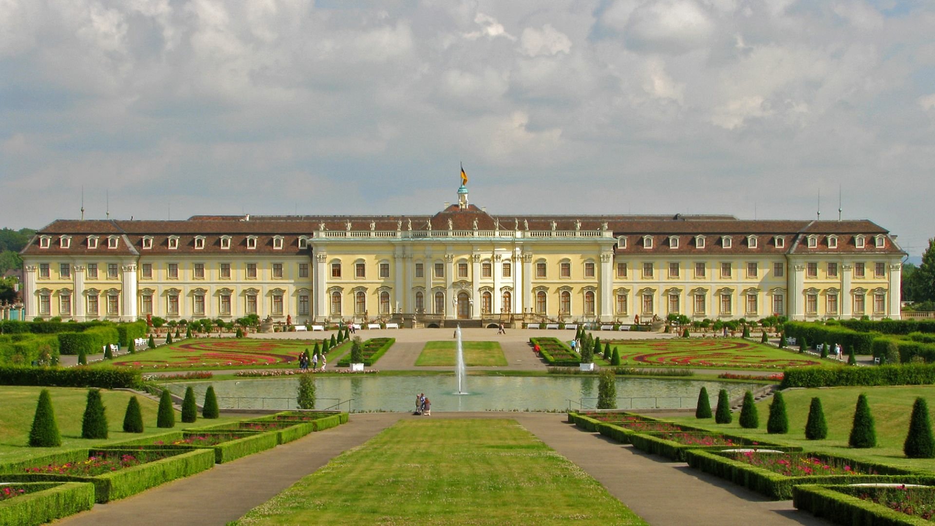 https://mdw-travel-data-us-east-1.s3.amazonaws.com/img/country/Germany/Ludwigsburg-Palace/img_02.jpg