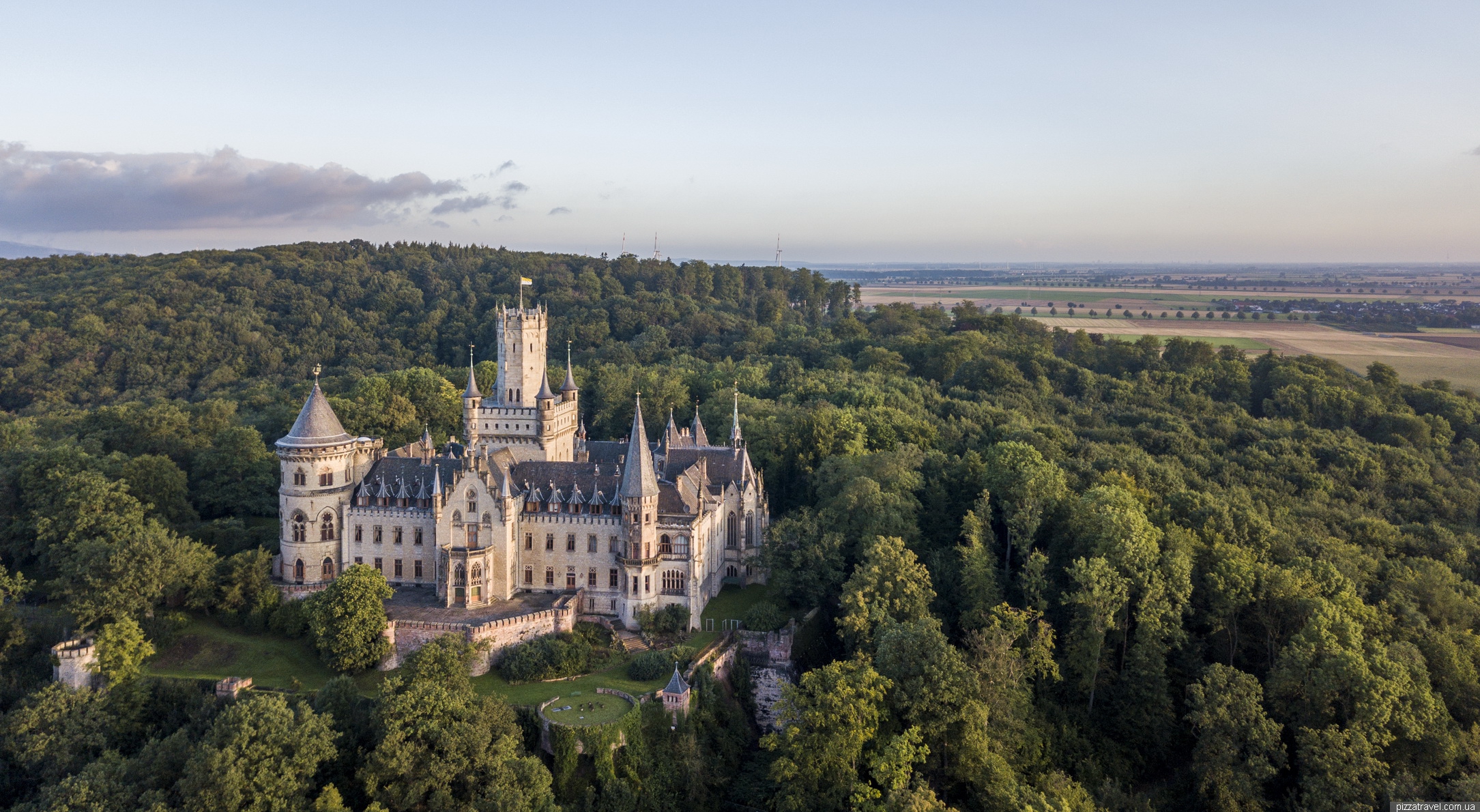 https://mdw-travel-data-us-east-1.s3.amazonaws.com/img/country/Germany/Marienburg-Castle/img_01.jpg