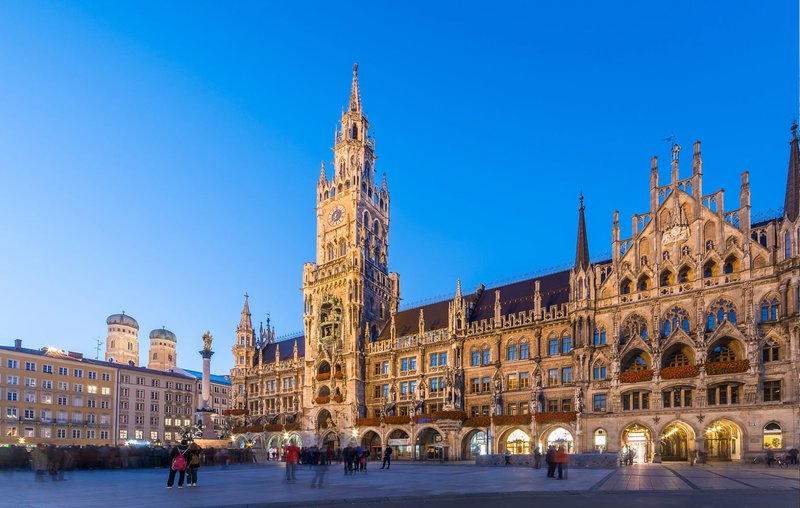 https://mdw-travel-data-us-east-1.s3.amazonaws.com/img/country/Germany/Marienplatz/img_01.jpg
