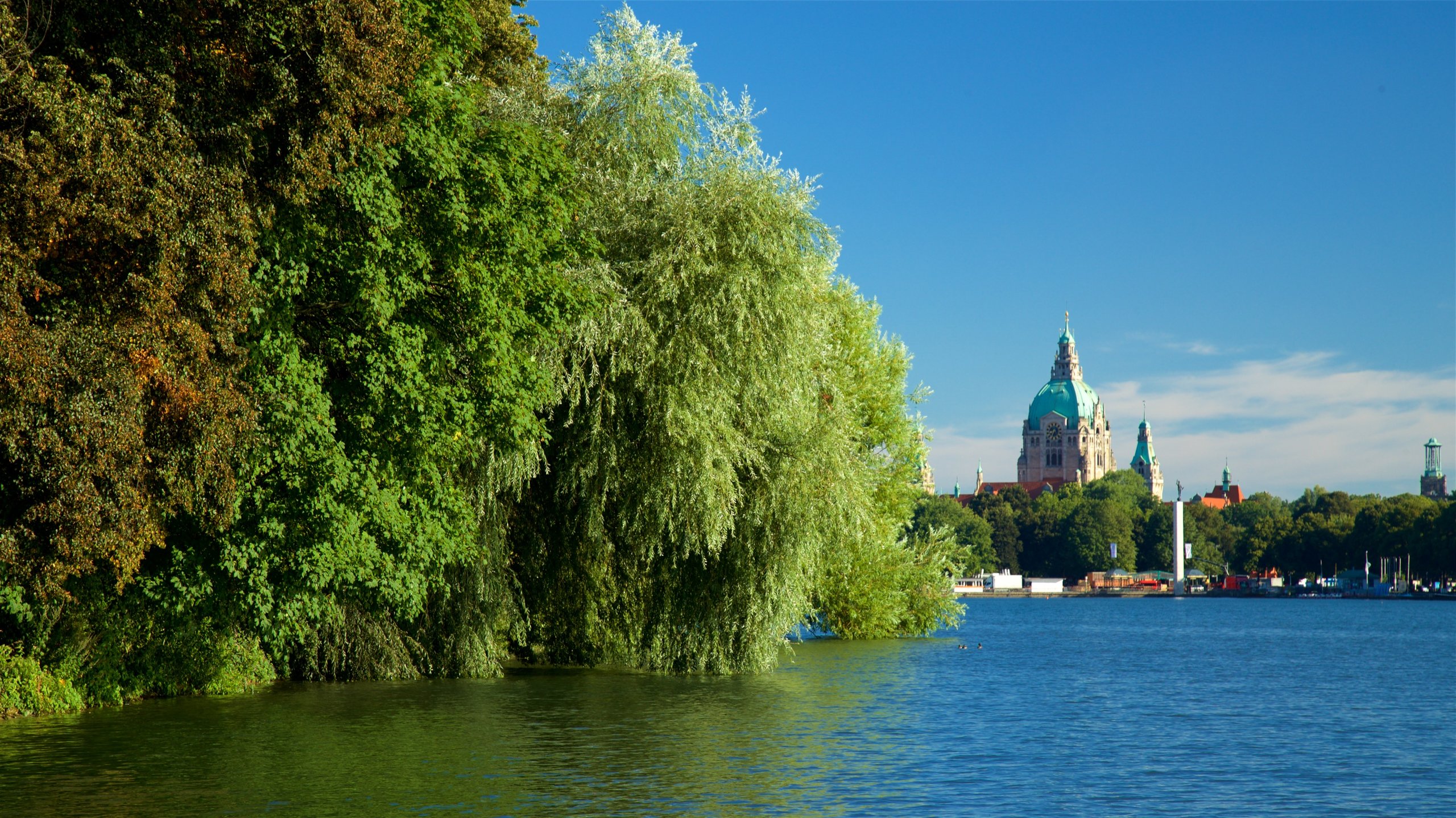 https://mdw-travel-data-us-east-1.s3.amazonaws.com/img/country/Germany/Maschsee/img_03.jpg