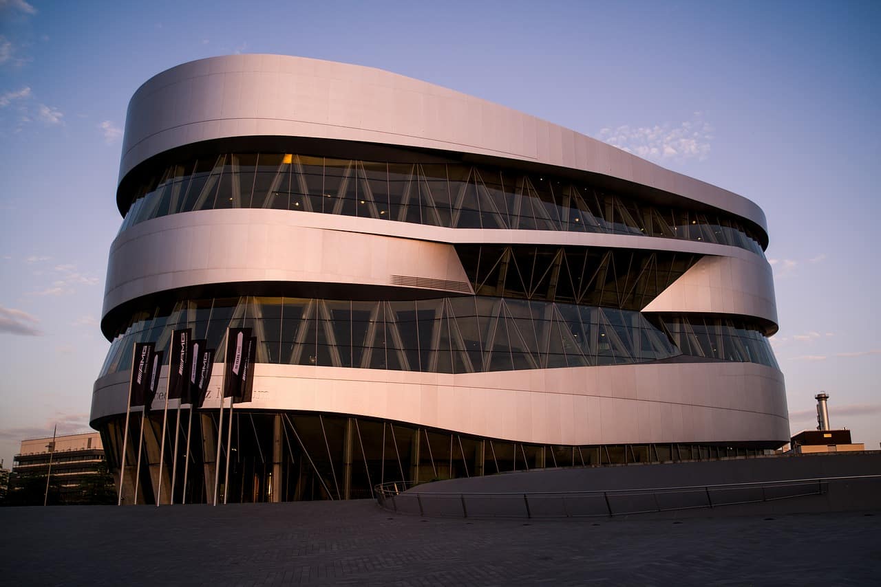 https://mdw-travel-data-us-east-1.s3.amazonaws.com/img/country/Germany/Mercedes-Benz-Museum/img_03.jpg