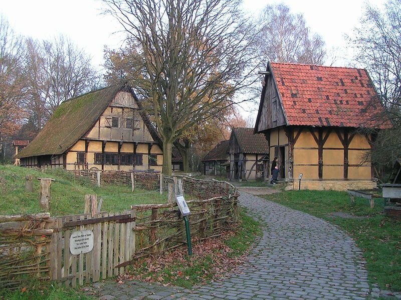 https://mdw-travel-data-us-east-1.s3.amazonaws.com/img/country/Germany/Muhlenhof-Freilichtmuseum/img_01.jpg