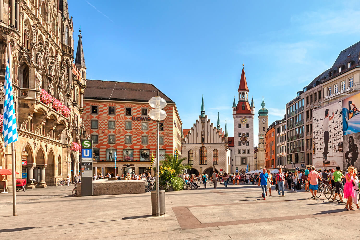 https://mdw-travel-data-us-east-1.s3.amazonaws.com/img/country/Germany/Munich-Residence/img_01.jpg