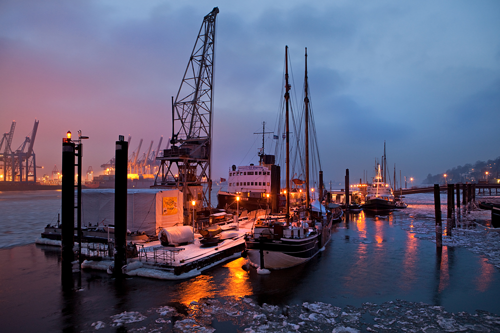 https://mdw-travel-data-us-east-1.s3.amazonaws.com/img/country/Germany/Museumshafen-Oevelgonne/img_01.jpg