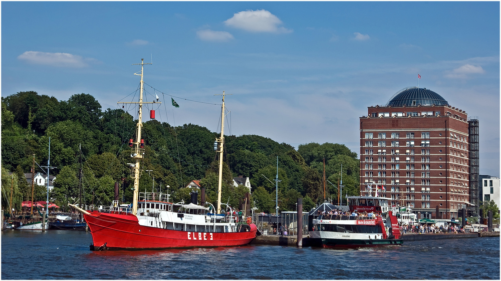 https://mdw-travel-data-us-east-1.s3.amazonaws.com/img/country/Germany/Museumshafen-Oevelgonne/img_02.jpg