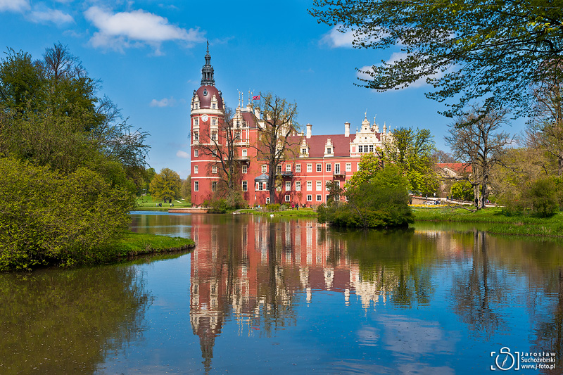 https://mdw-travel-data-us-east-1.s3.amazonaws.com/img/country/Germany/Muskau-Park/img_01.jpg