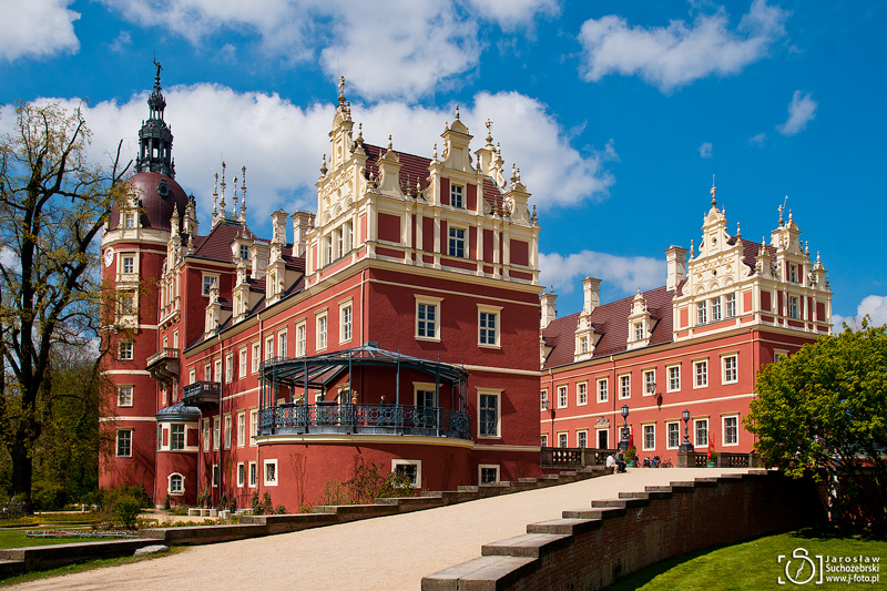 https://mdw-travel-data-us-east-1.s3.amazonaws.com/img/country/Germany/Muskau-Park/img_02.jpg