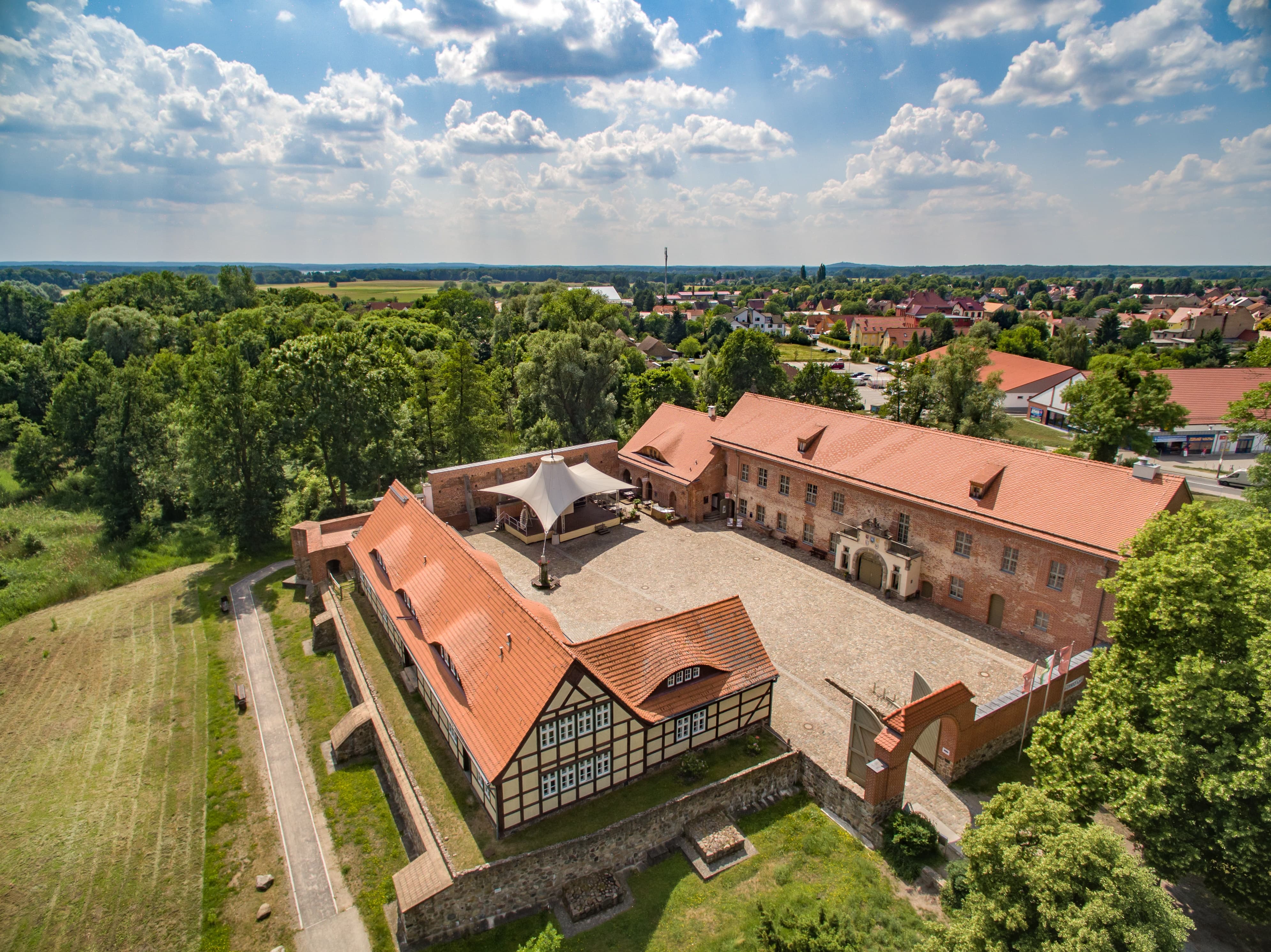 https://mdw-travel-data-us-east-1.s3.amazonaws.com/img/country/Germany/Naturpark-Dahme-Heideseen/img_03.jpg